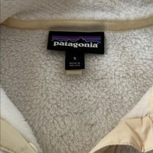Patagonia Off-White Fleece Jacket